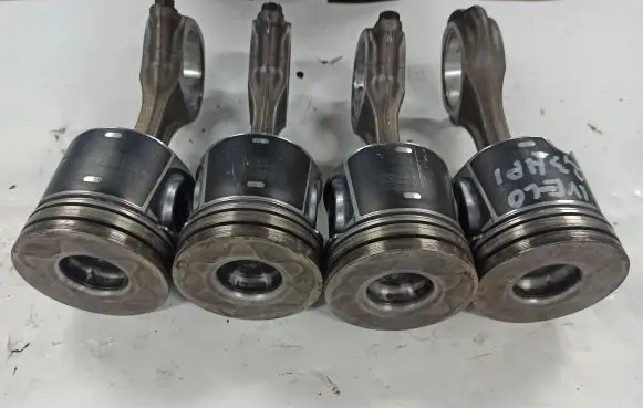 Iveco Daily 3rd gen Piston with connecting rod 01941