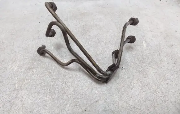 Volvo S60 Fuel injector supply line/pipe 