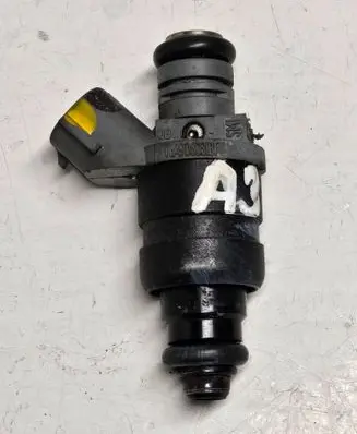 Audi A3 S3 8P Fuel injector 06A906031BT