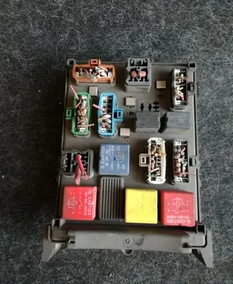 Renault Laguna II Fuse module 518002217