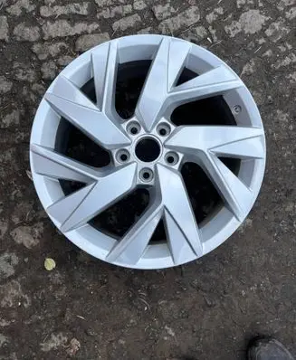 Volkswagen Tiguan R18 alloy rim 5NA601025AR