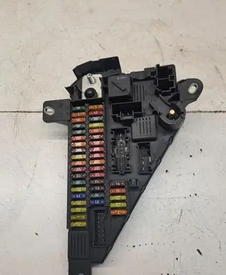 BMW 5 E60 E61 Fuse module 6906619