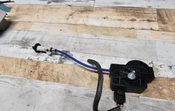 Fuel tank cap lock motor