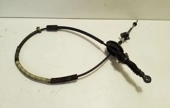 Jeep Cherokee Gear shift cable linkage 68148856AD