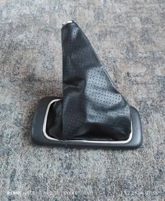 Daihatsu YRV Gear shifter surround trim plastic 5884097401 58840-97401 mieszek