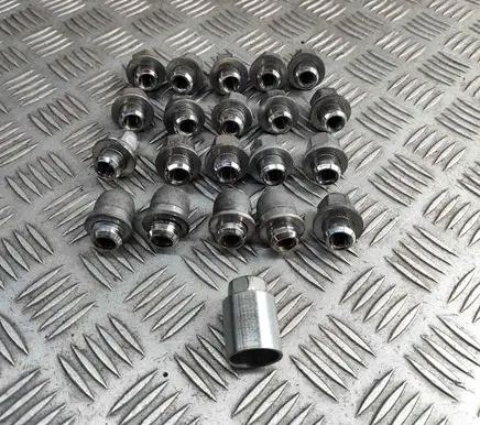 Toyota Yaris Cross Nuts/bolts 9094201033
