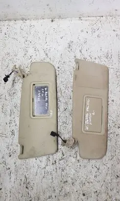 Volkswagen New Beetle Sun visor