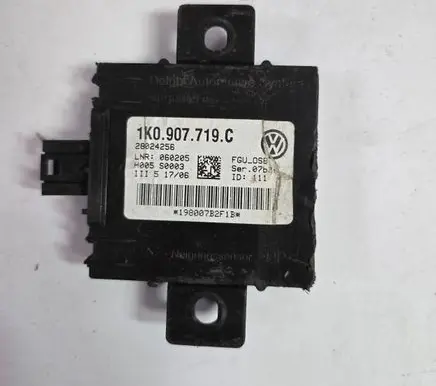 Audi A3 S3 8P Alarm control unit/module 1K0907719C 28024256 198007B2F1B
