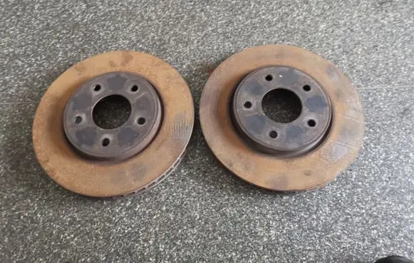 Nissan Leaf I (ZE0) Front brake disc