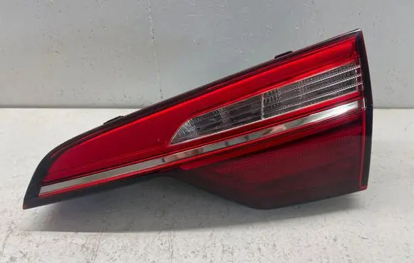 Audi A4 S4 B9 8W Tailgate rear/tail lights 8W9945076AA 81820201