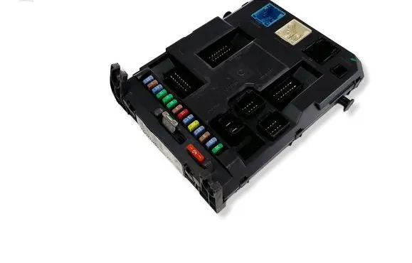 Citroen DS3 Fuse module 9664983280