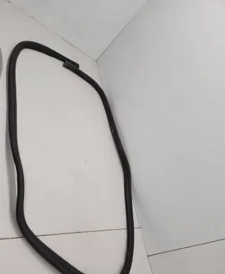 Ford Focus Loading door rubber seal (on body) 