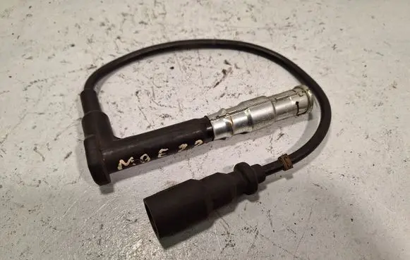 Mercedes-Benz E W210 Ignition plug leads 0300404105 0001593742