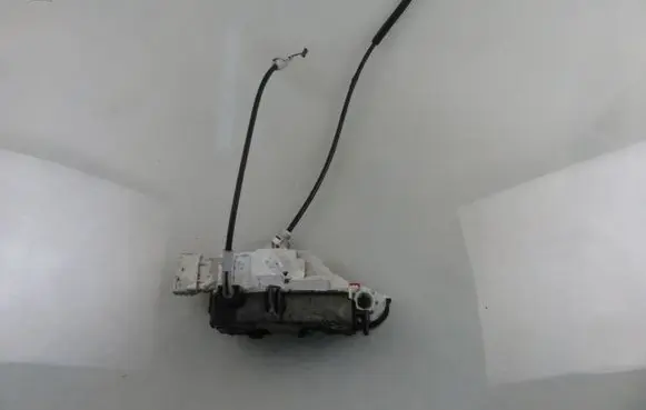 Peugeot 407 Front door lock 9660698280