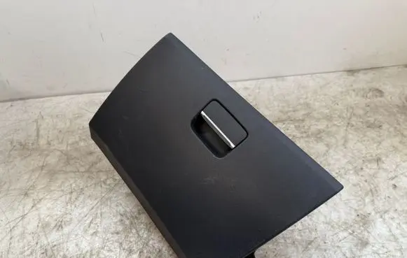 Mercedes-Benz A W176 Glove box 17668000919
