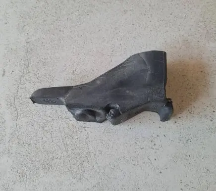 Volkswagen PASSAT CC Other engine bay part 3C8823729