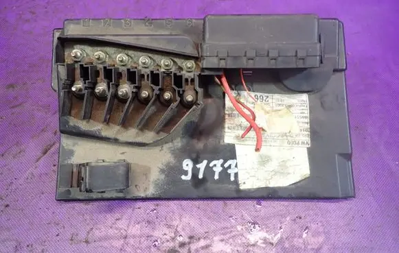 Volkswagen Polo III 6N 6N2 6NF Fuse box set 6Q0937548E