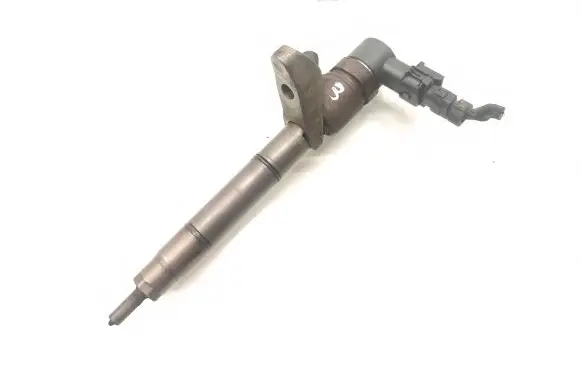 Hyundai i30 Fuel injector 338002A400