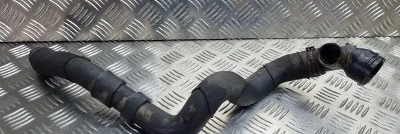 Volkswagen PASSAT B6 Engine coolant pipe/hose