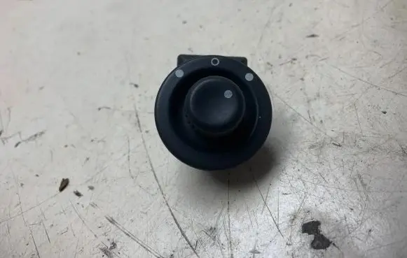 Renault Laguna II Wing mirror switch 8200002442A