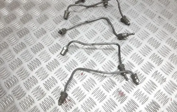 Toyota Previa (XR30, XR40) II Fuel injector supply line/pipe 