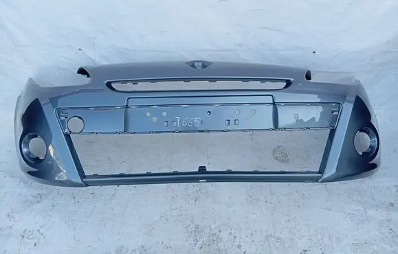 Renault Clio III Front bumper 8200799925 8200799935