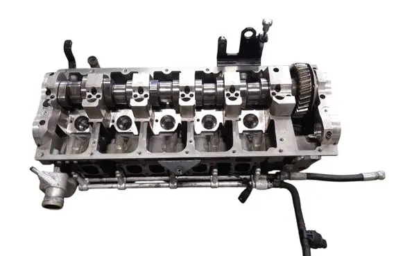 Volkswagen Touareg I Engine head R070103373A 0710337
