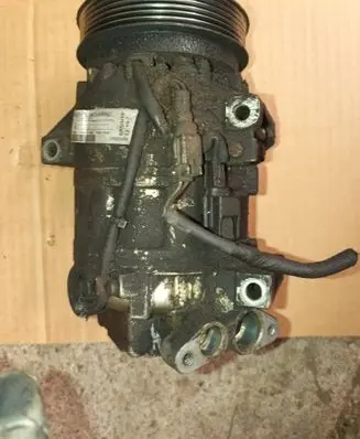 Renault Laguna III Air conditioning (A/C) compressor (pump) 7711497037