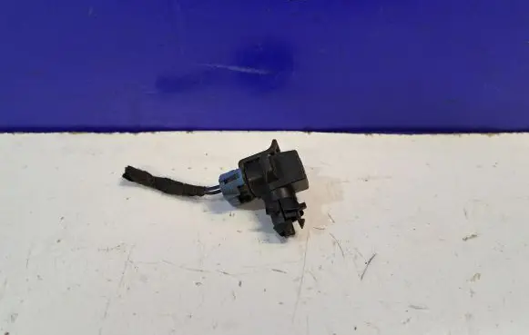 Saab 9-3 Ver1 Oil temperature sensor 9152245 09152245