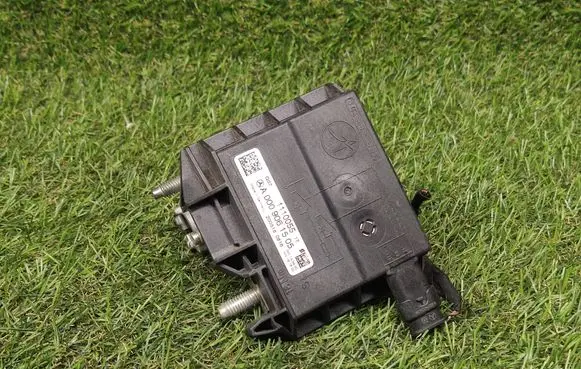Mercedes-Benz C W205 Battery relay fuse A0009061505 1110055 2005180816