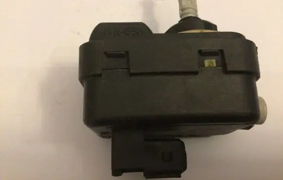 Nissan Note (E11) Headlight level adjustment motor 890289