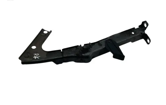 Audi A5 Sportback 8TA Fender mounting bracket 8T0821135C