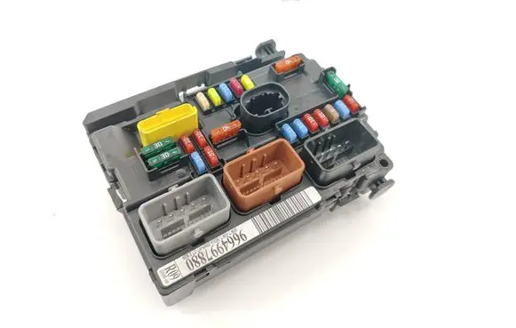 Peugeot 1007 Fuse module 9664997880