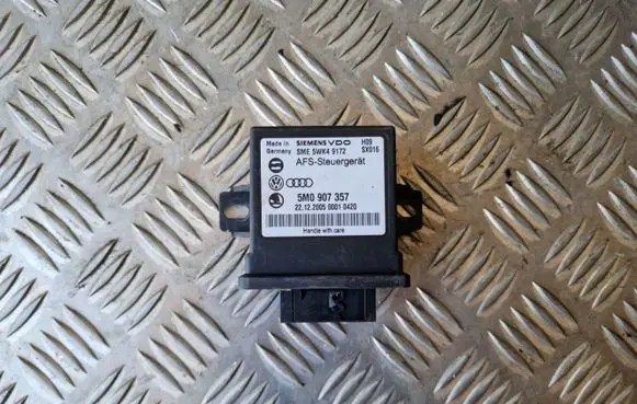 Volkswagen PASSAT B6 Light module LCM 5M0907357 5WK49172
