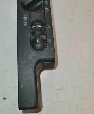Volkswagen PASSAT B4 Light switch 04051305 3A1941531F