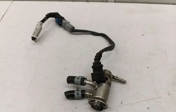 Dacia Duster II AdBlue injector 208995377R