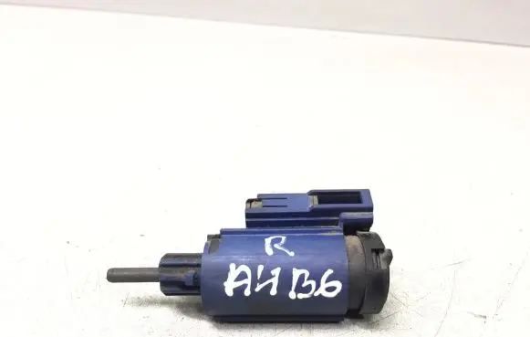 Audi A4 S4 B6 8E 8H Brake pedal sensor switch 8E0927189