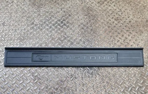 Ford Mustang VI Front sill trim cover FR3B6313222AHW