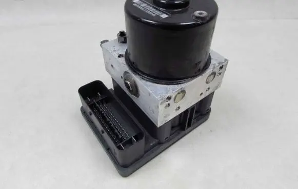 Volvo S40, V40 ABS Pump 30647857A 49247