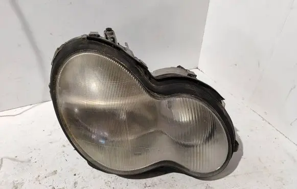 Mercedes-Benz C W203 Headlight/headlamp A2038200261 0301166202
