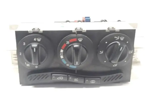 Mercedes-Benz A W168 Climate control unit 1688300485 145099