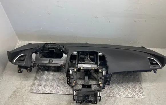 Opel Astra J Dashboard
