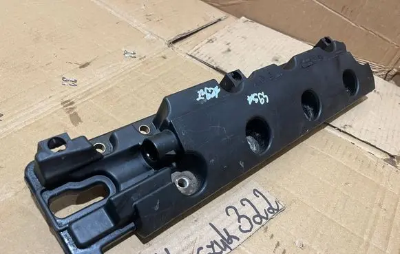 Citroen Xsara Rocker cam cover 9635789980