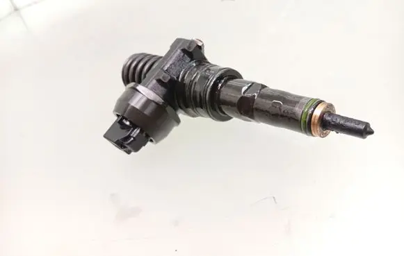Fuel injector