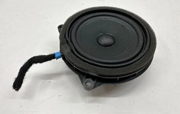 BMW 2 F46 Front door speaker 8715685