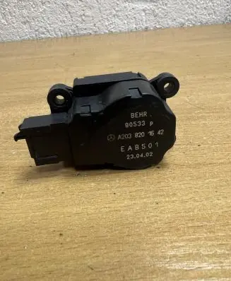 Mercedes-Benz CLS C219 Intake manifold valve actuator/motor A2038201642 F09