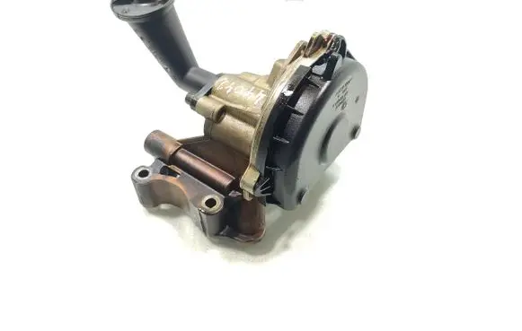 Skoda Fabia Mk2 (5J) Oil pump 03F115105D
