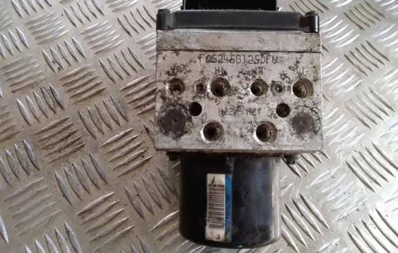 Volkswagen PASSAT B6 ABS Pump 3C0614095P 16027201 S118676023D