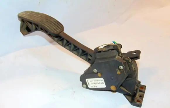 Volvo S70 V70 V70 XC Accelerator throttle pedal 30683510