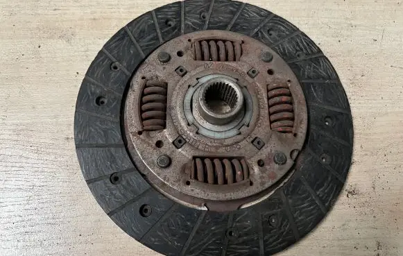 Volkswagen Golf I Clutch pressure plate 068141031B 068141035Q